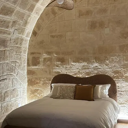 Dimora Antica Santa Chiara 아파트